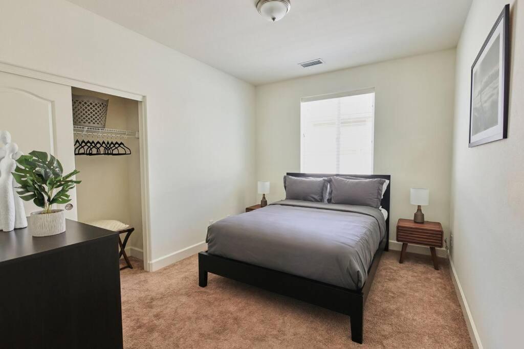 New Upscale House, Tahoe 30-Min W/ Cal King Reno Exterior photo