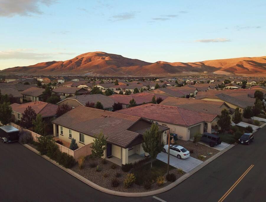 New Upscale House, Tahoe 30-Min W/ Cal King Reno Exterior photo